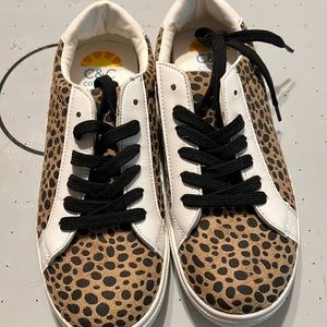 Shoes size 7, C&C California brand. Brand new never been worn.